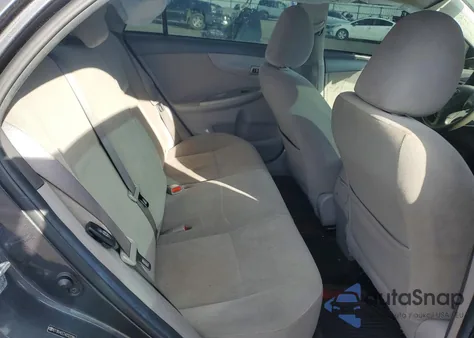 2010 Toyota Corolla Base z USA, uszkodzony, nr VIN 2T1BU4EE7AC527789